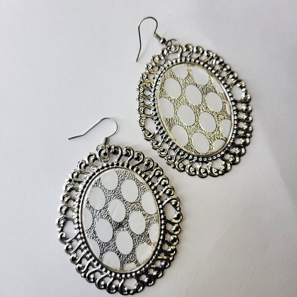 Silver and White Oval Earrings Gold Filigree Earring Oval Glitter Light Earrings - Picture 2 of 5